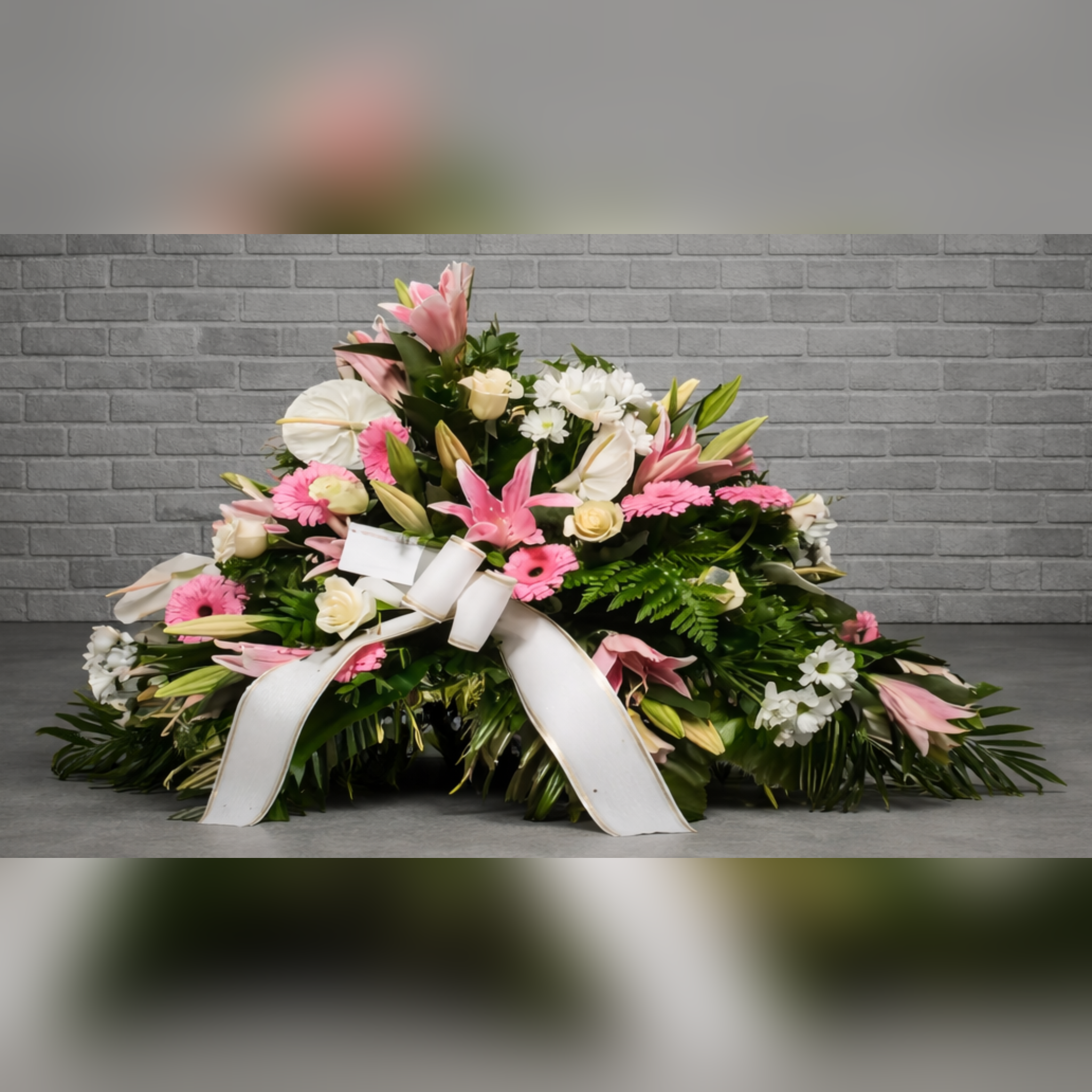 Centro fúnebre en rosas y blancos Zaragoza