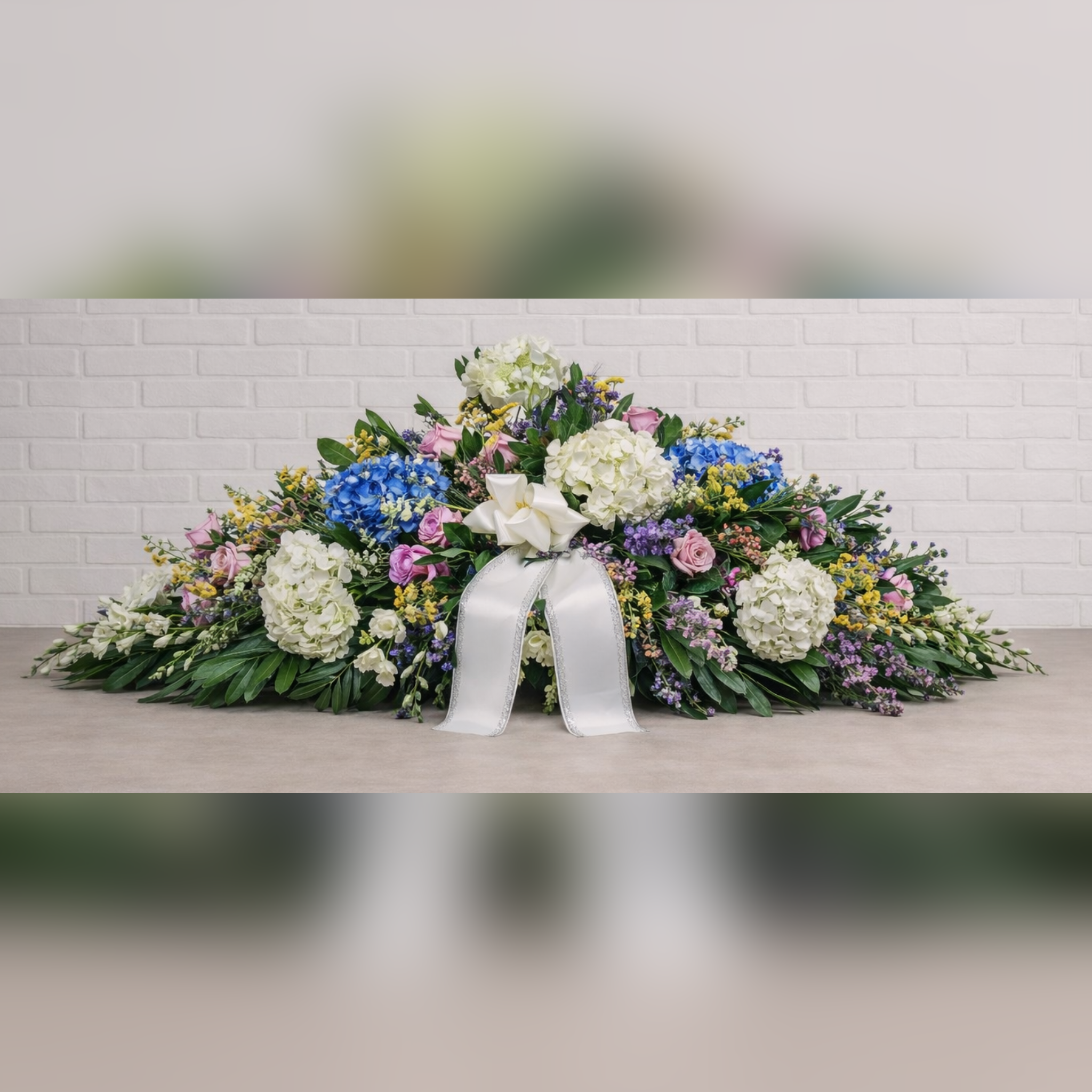 Centro fúnebre variado tonos azules Zaragoza